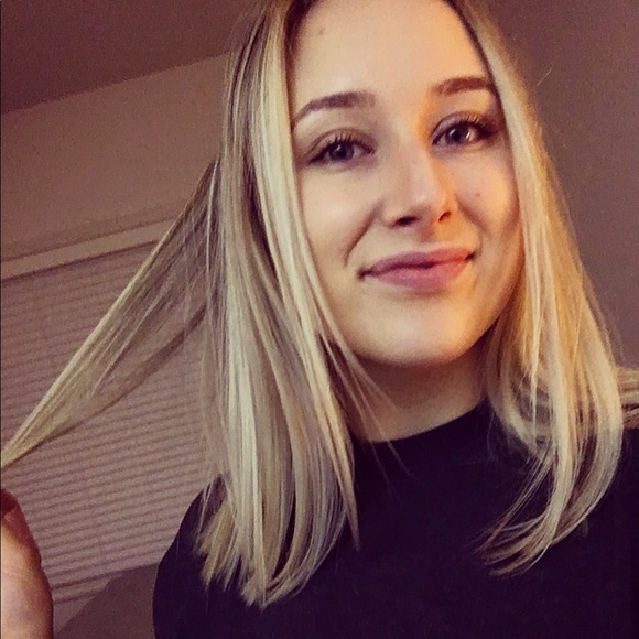 Meet your Posher, Kelly - Picture 2 of 2